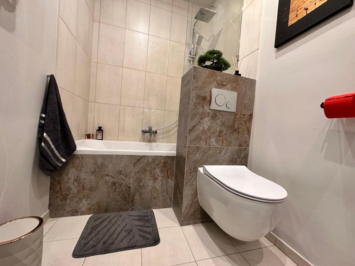 Be Inn - Luxury Apartment Gliwice Eksteriør billede
